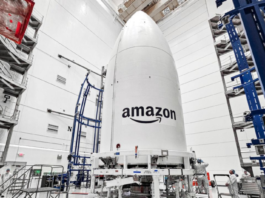 El cohete Atlas V, que lleva a bordo los satélites prototipo de Amazon para el Proyecto Kuiper, se lanzó desde el Complejo de Lanzamiento Espacial-41 en la Estación Espacial de Cabo Cañaveral, Florida.