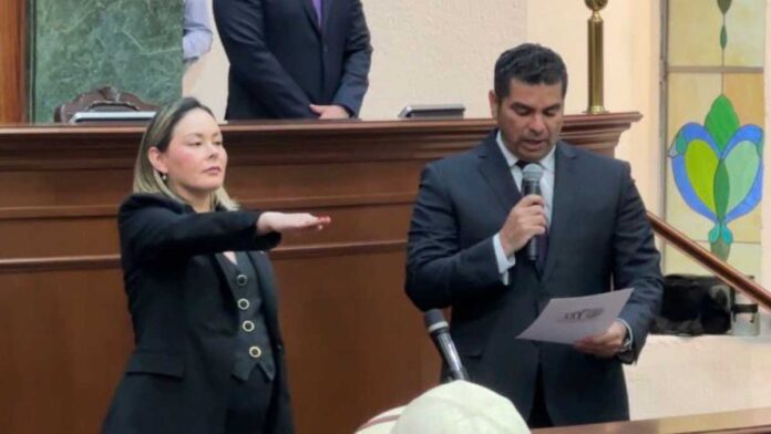 designan-a-yeraldine-bonilla-como-gobernadora-interina-de-sinaloa-111813