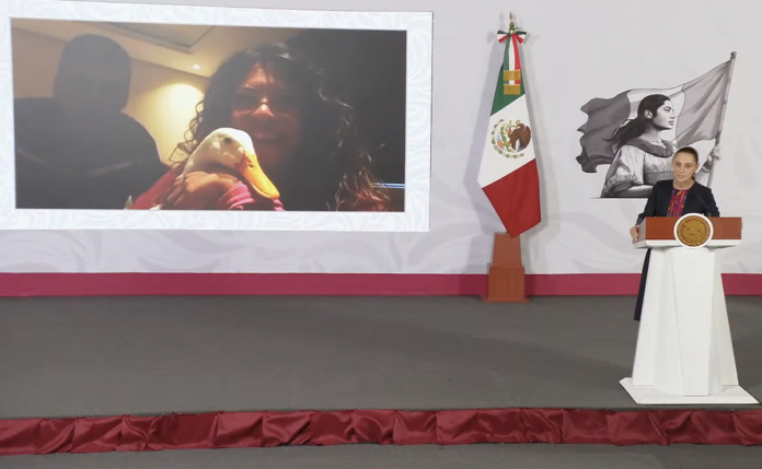 familia-del-pato-merlin-recibe-vivienda-del-invi-tras-vivir-en-un-local-de-la-cdmx
