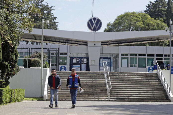 Volkswagen en México anuncia un ajuste de producción en su planta del estado de Puebla