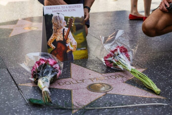 Hollywood se rinde ante la muerte de Dolly Parton