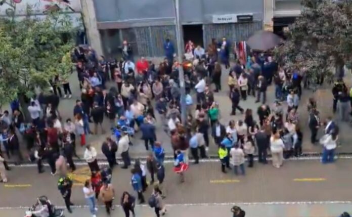 evacuacion-en-colombia-por-sismo-magnitud-51