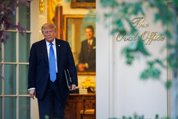 Las autoridades de Los Ángeles arrestan a un hombre acusado de amenazar de muerte a Trump